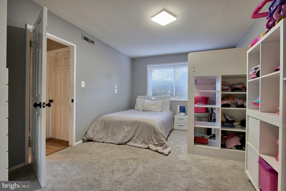 MOSBY WOODS GARDEN - Residential Lease