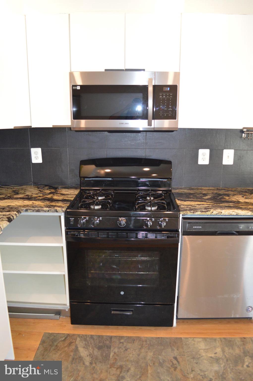 MOSBY WOODS GARDEN - Residential Lease