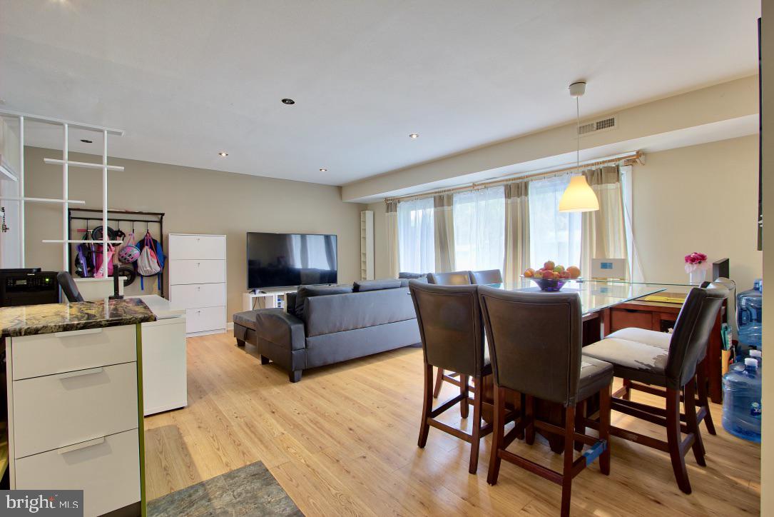 MOSBY WOODS GARDEN - Residential Lease