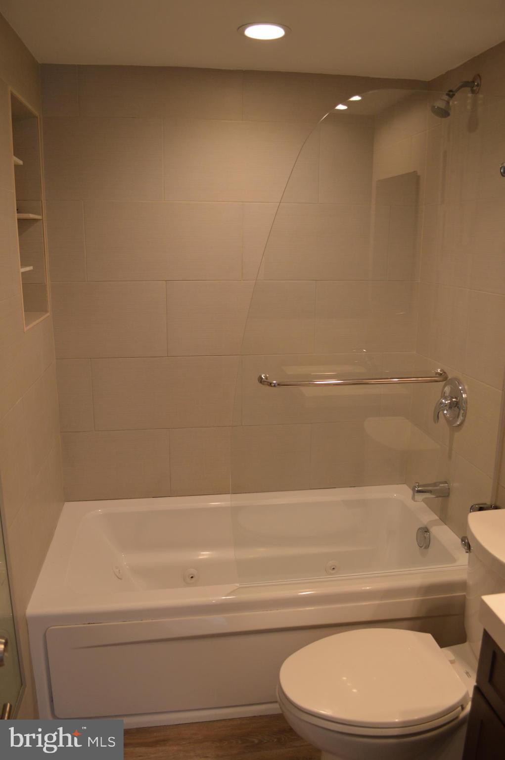 MOSBY WOODS GARDEN - Residential Lease