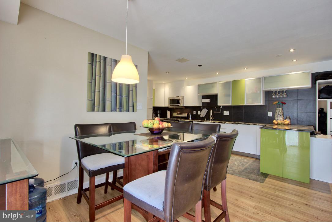 MOSBY WOODS GARDEN - Residential Lease