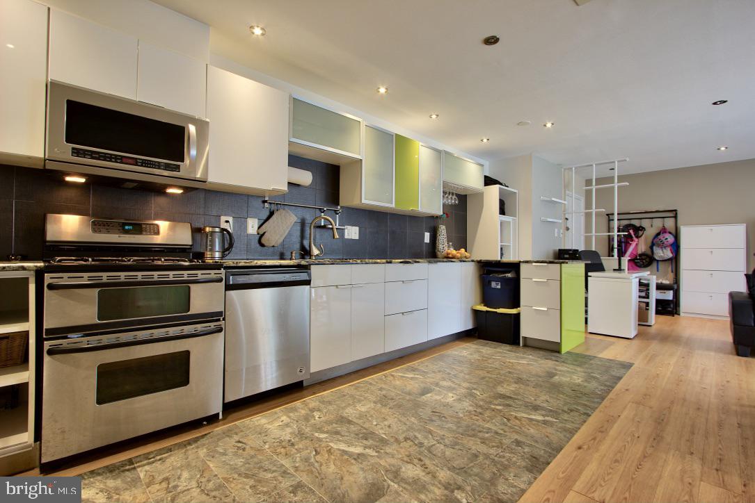 MOSBY WOODS GARDEN - Residential Lease