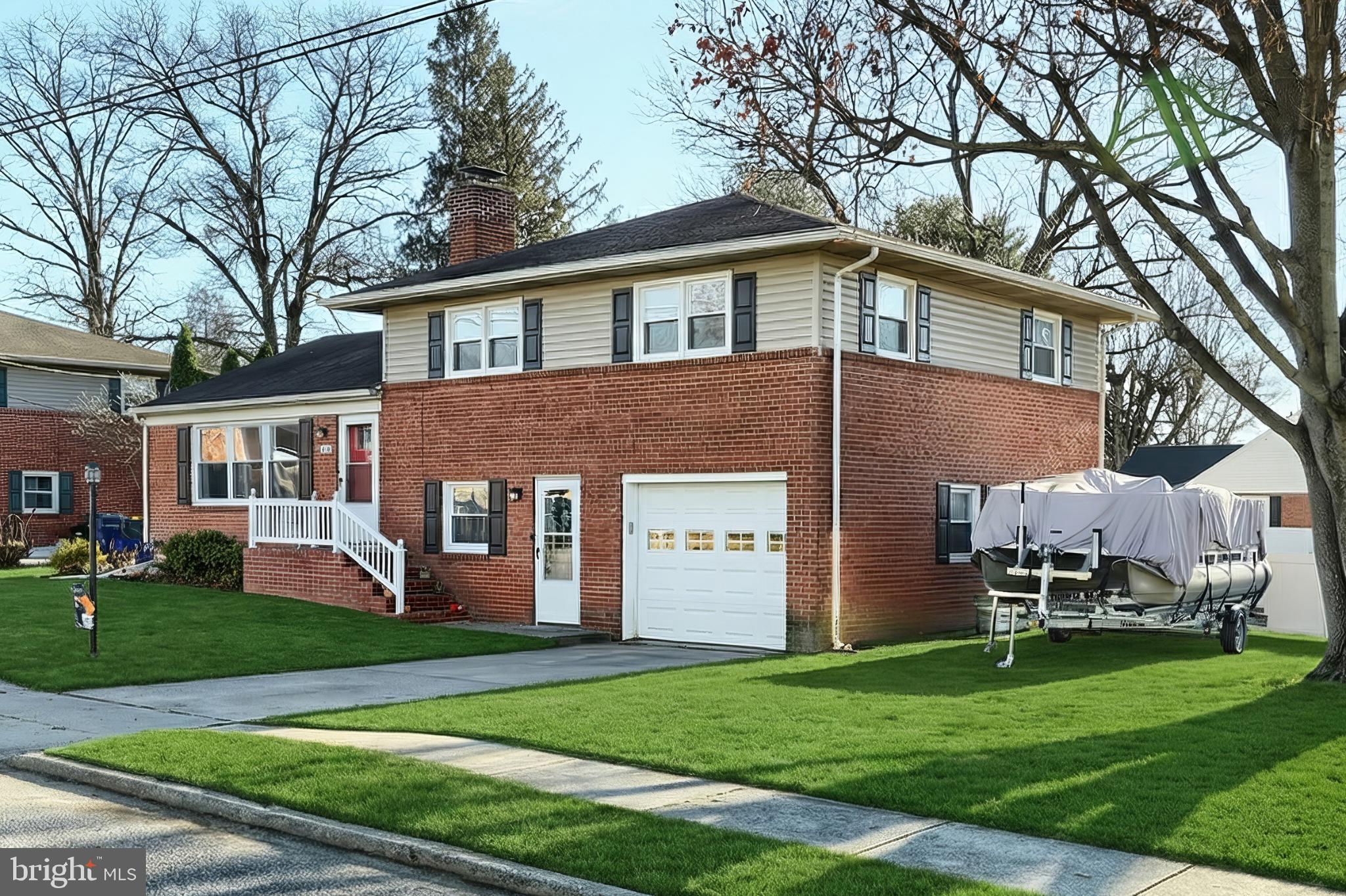 102 PINE SPRINGS BOULEVARD