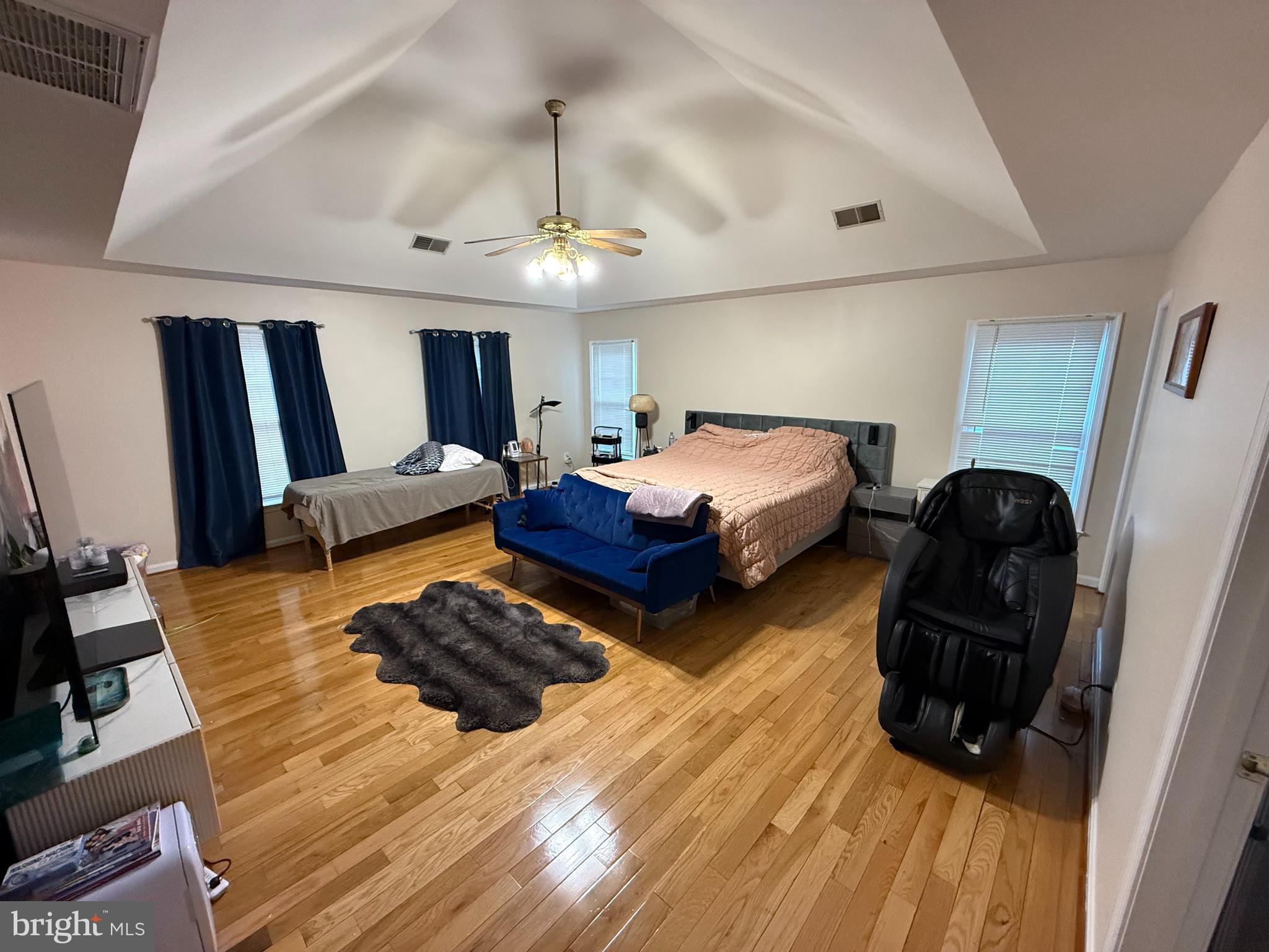 CROSSPOINTE - Residential