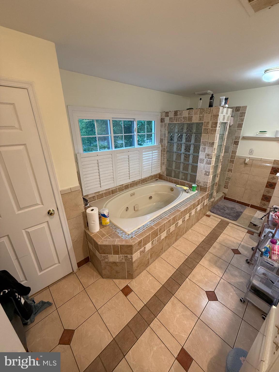 CROSSPOINTE - Residential