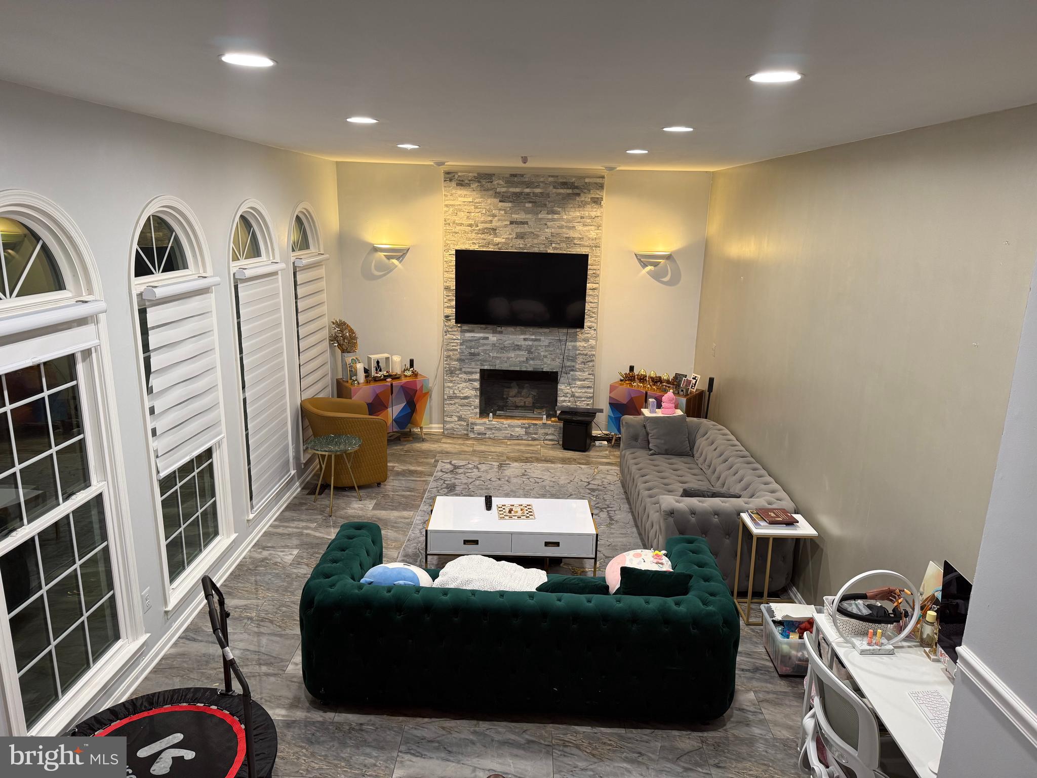 CROSSPOINTE - Residential