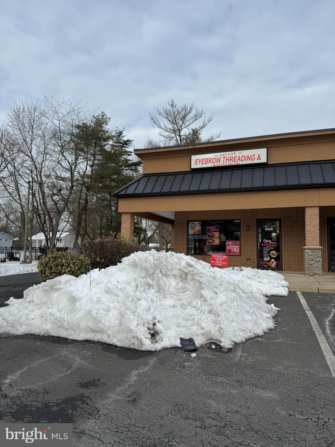 100 WHITE HORSE ROAD E 1