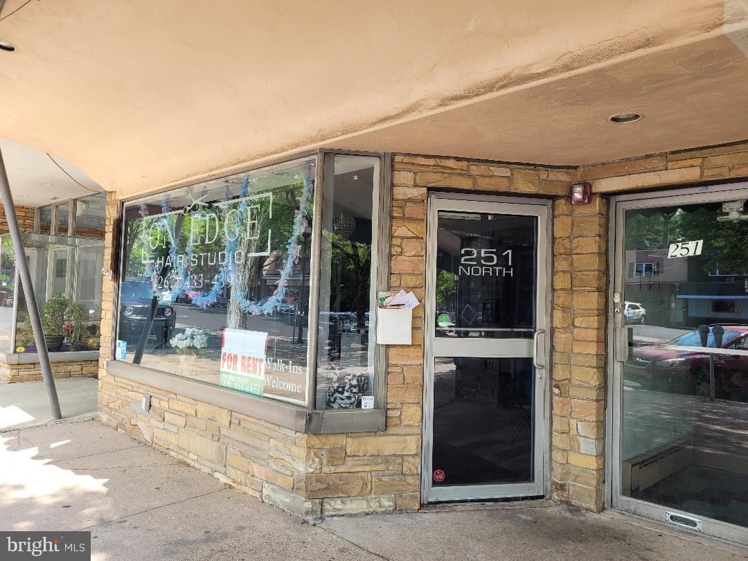 Keswick Village First Floor Store /Office With Large Picture Window . Open Floor Plan.
