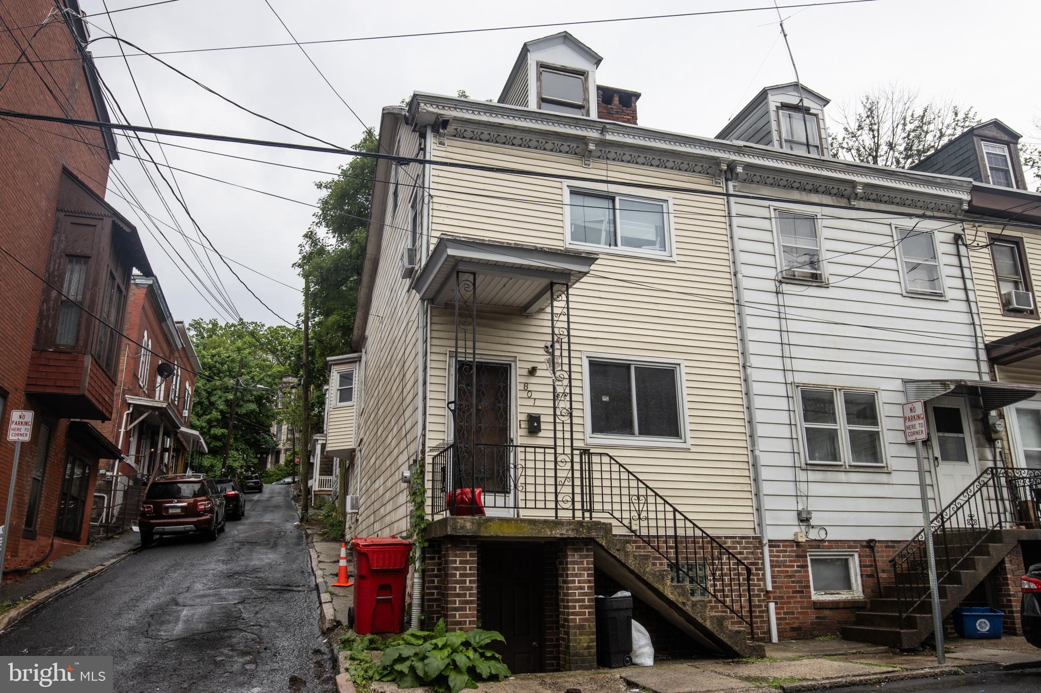 Tenant Occupied Investment Property. 3 Bedroom, 1 Bathroom Home in Pottsville, PA. Close to the downtown and Alvernia Collegetowne campus. Close to Route 61 for easy travel. Less than 3 hours from NYC and Philly. Call today for details!