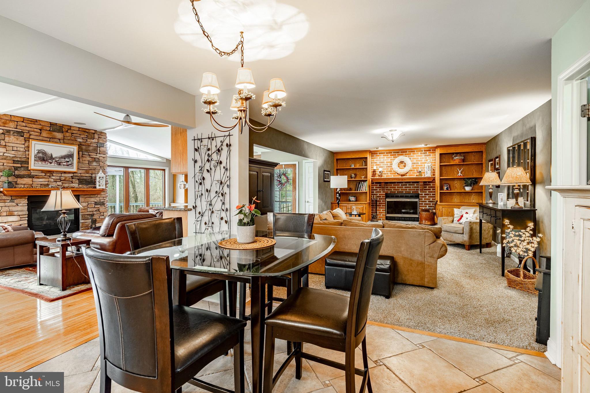 REGENCY KNOLL - Residential