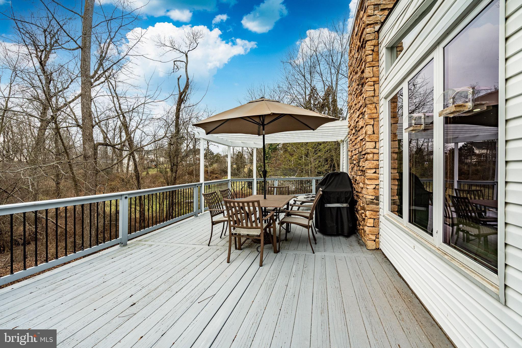 REGENCY KNOLL - Residential