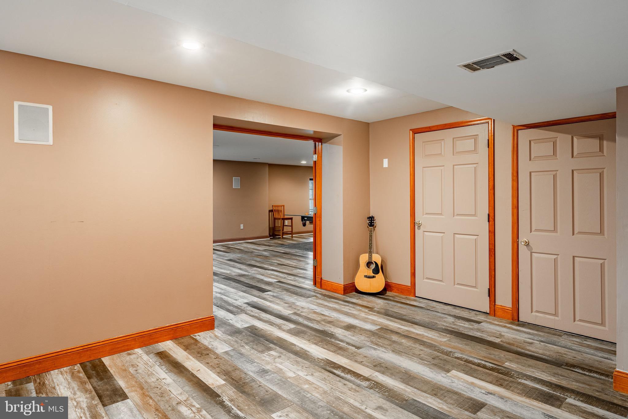 REGENCY KNOLL - Residential