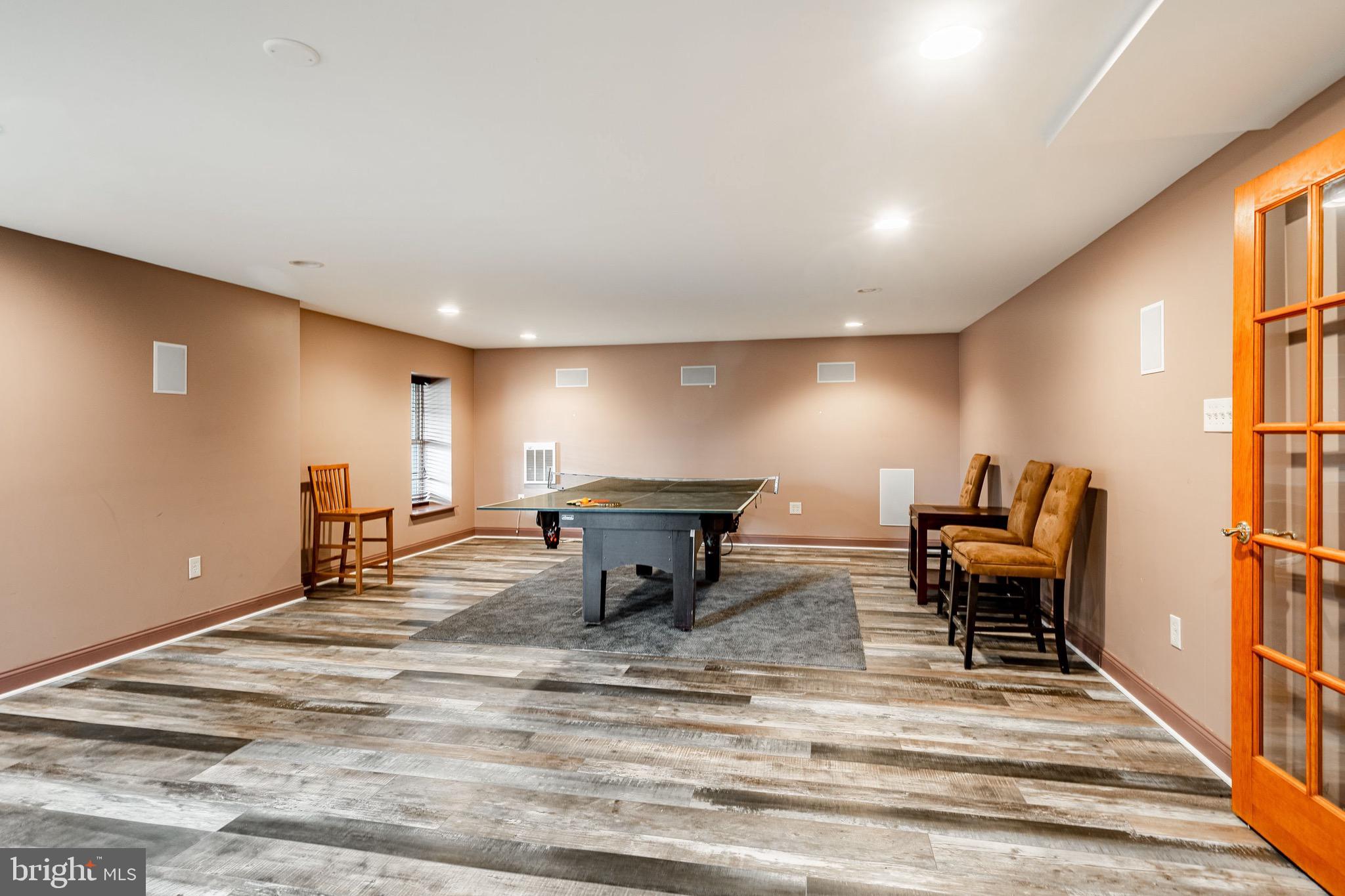 REGENCY KNOLL - Residential