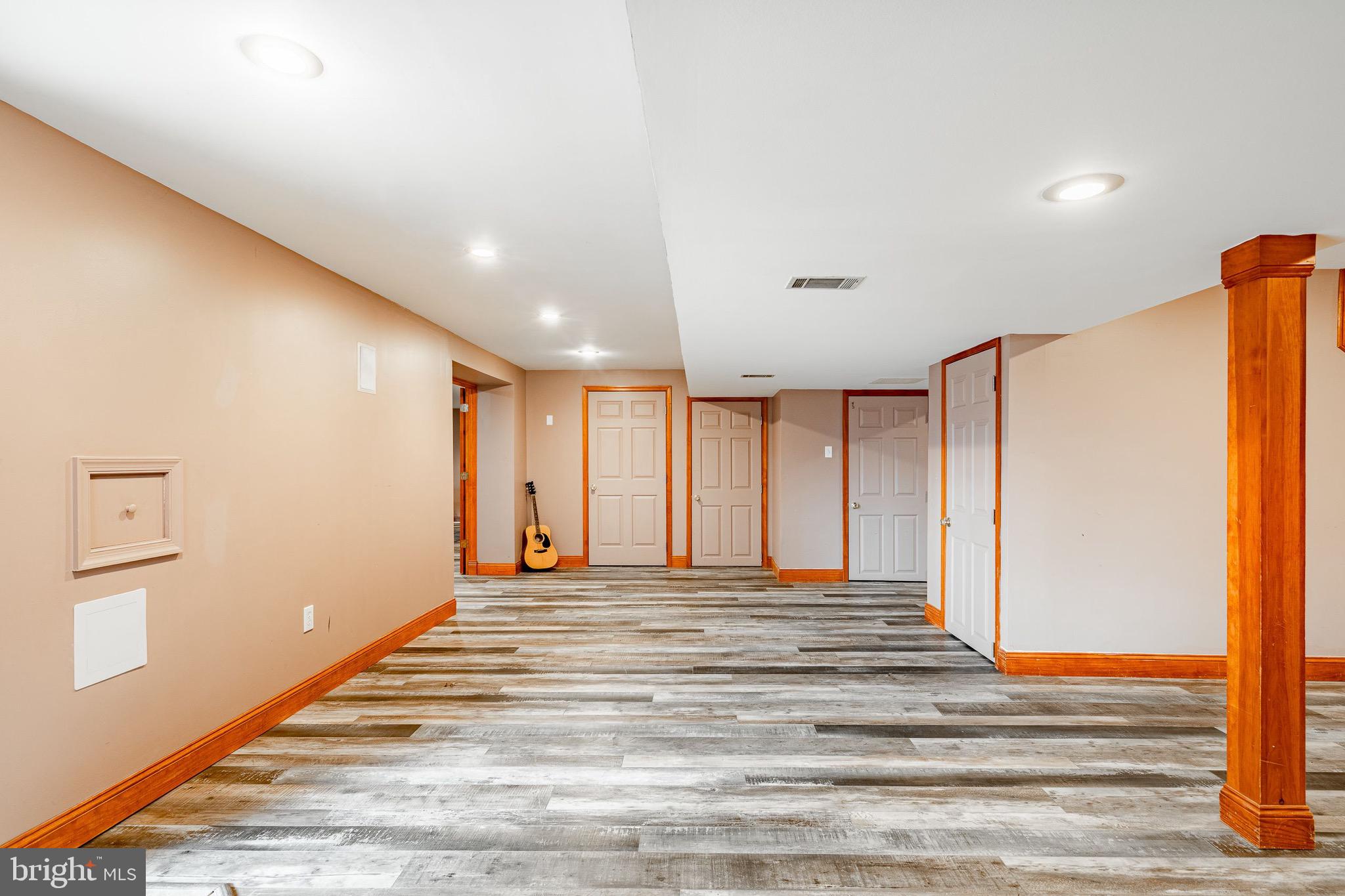 REGENCY KNOLL - Residential