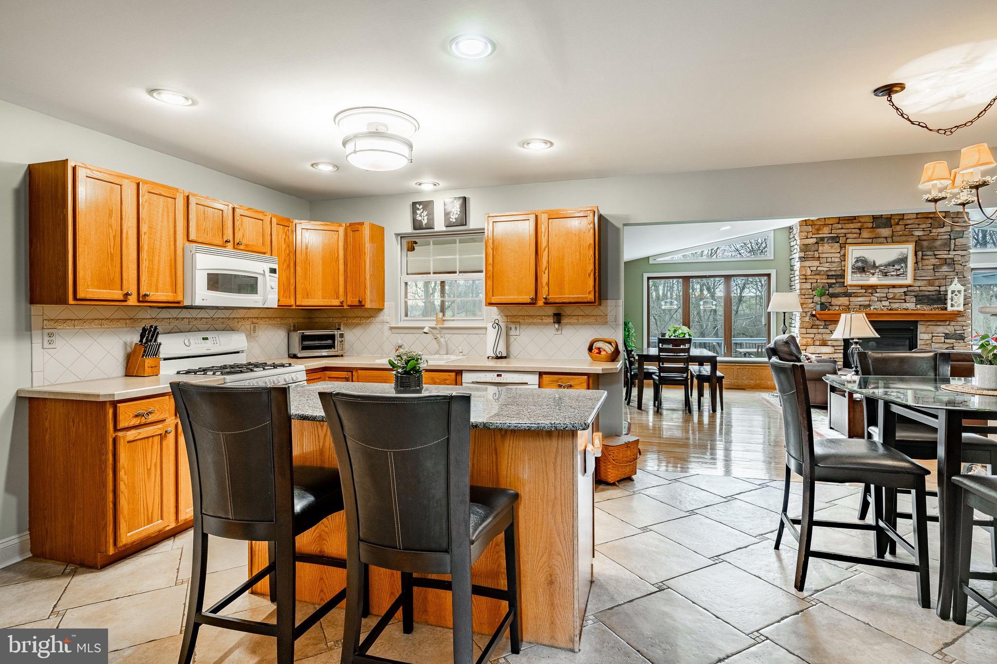 REGENCY KNOLL - Residential