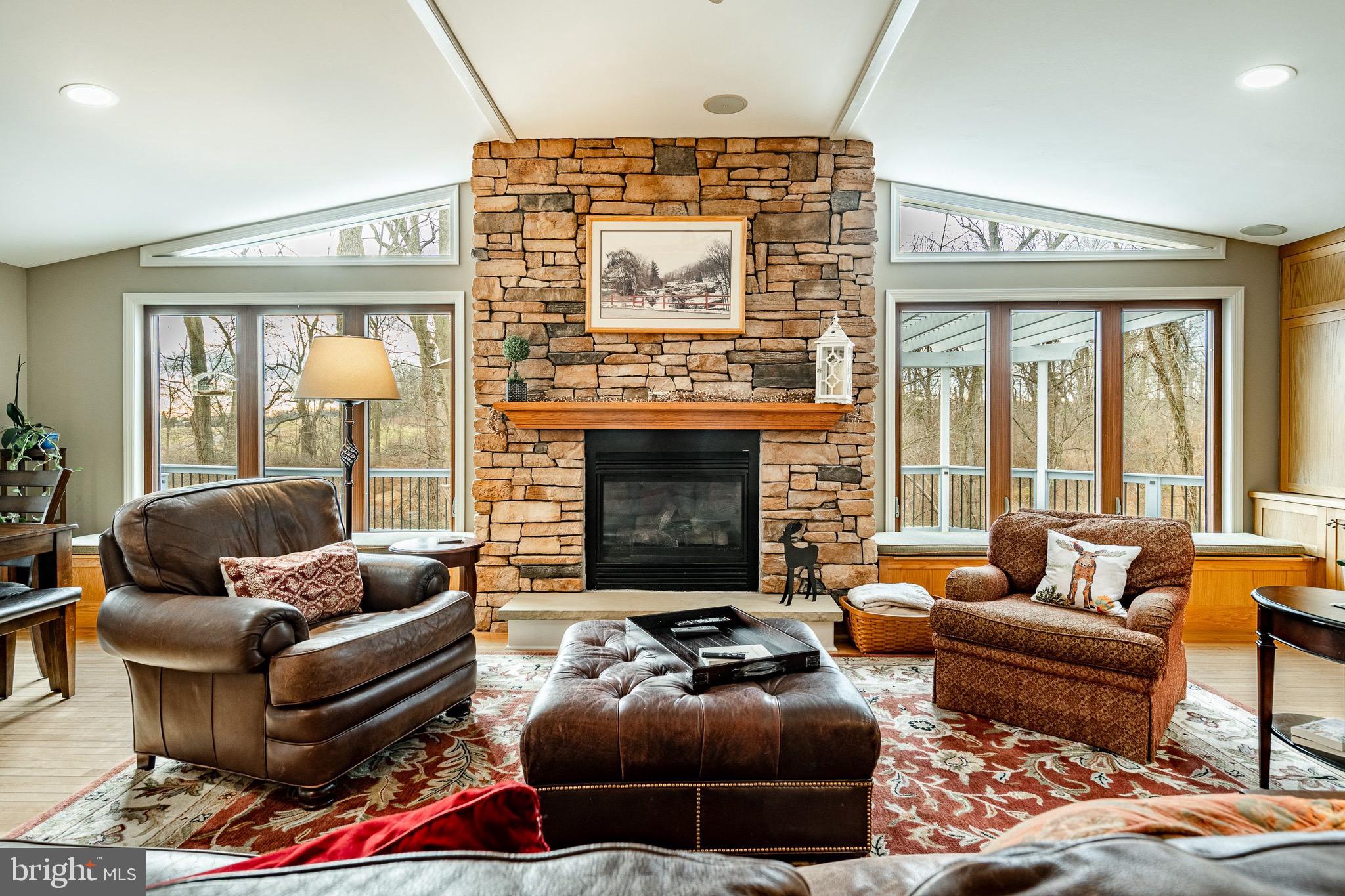 REGENCY KNOLL - Residential