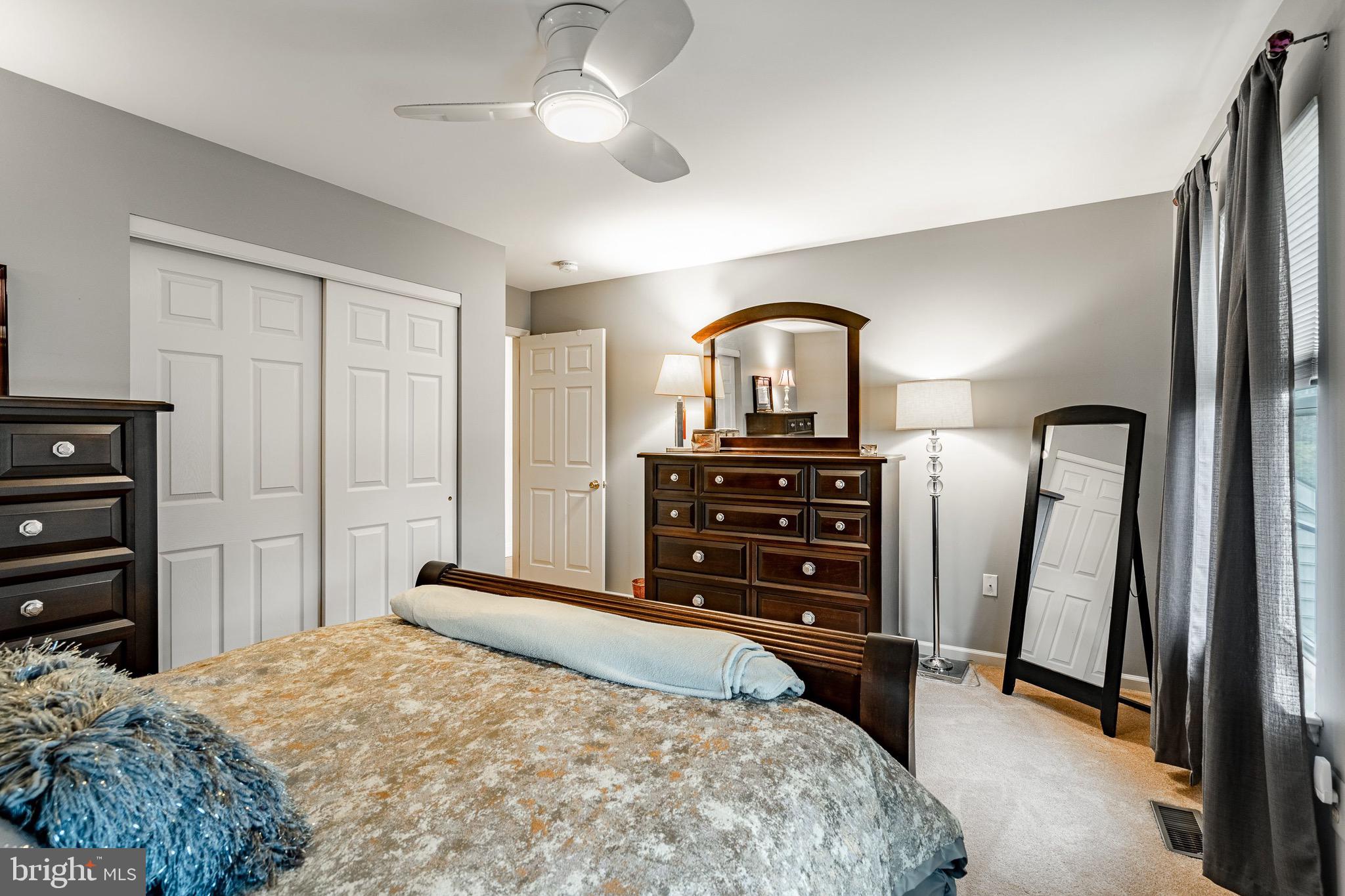 REGENCY KNOLL - Residential