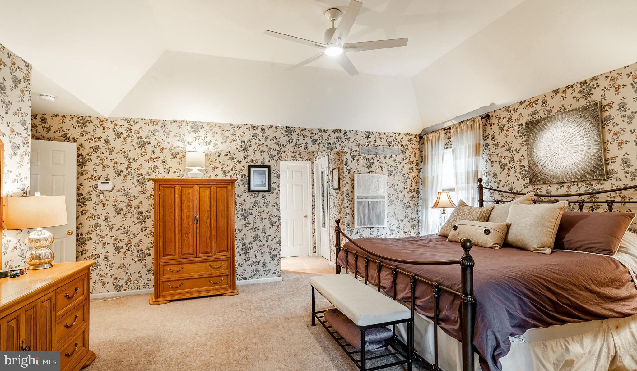 REGENCY KNOLL - Residential