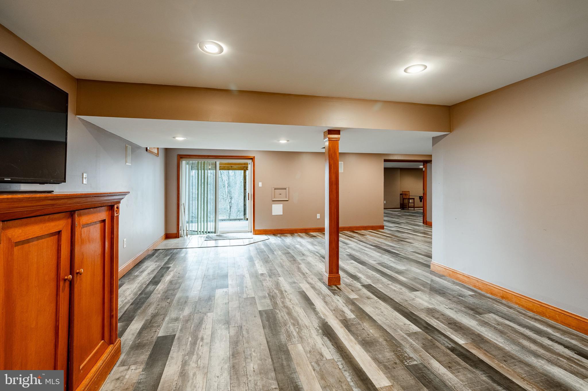 REGENCY KNOLL - Residential