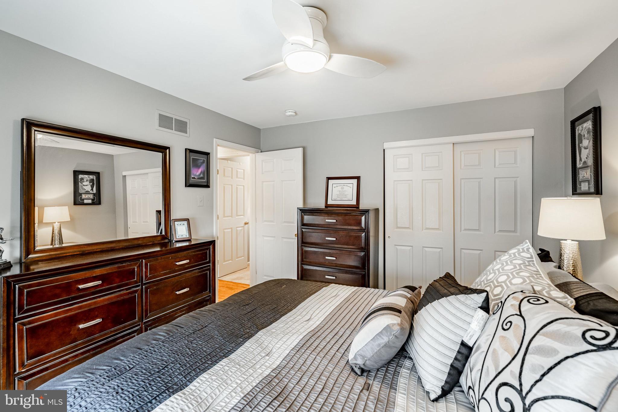 REGENCY KNOLL - Residential