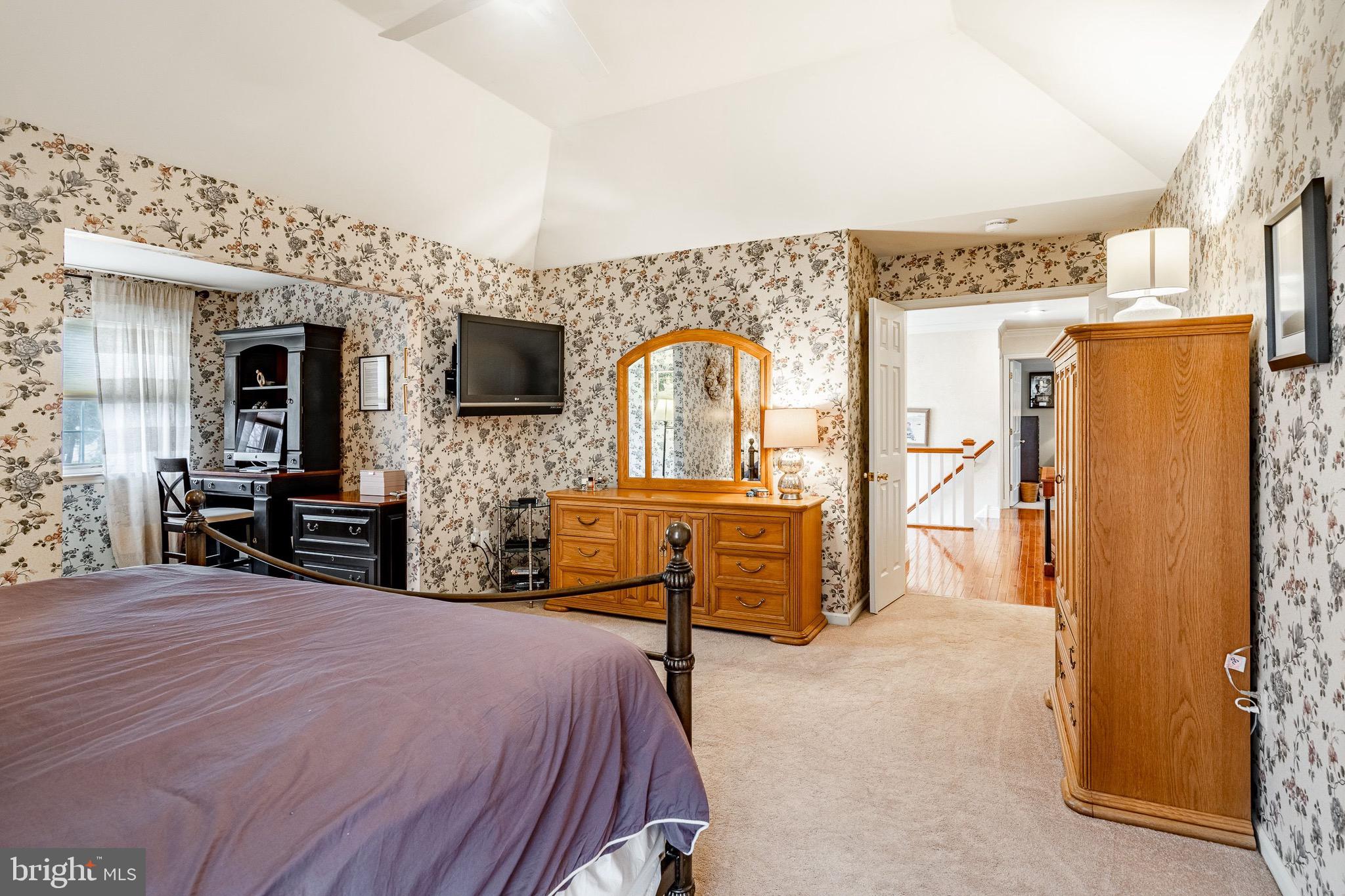 REGENCY KNOLL - Residential