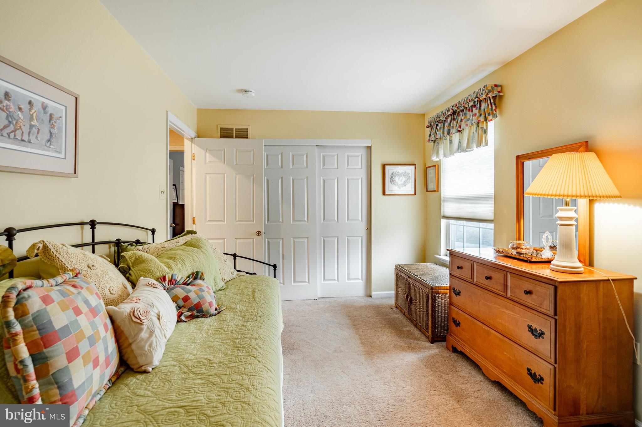 REGENCY KNOLL - Residential