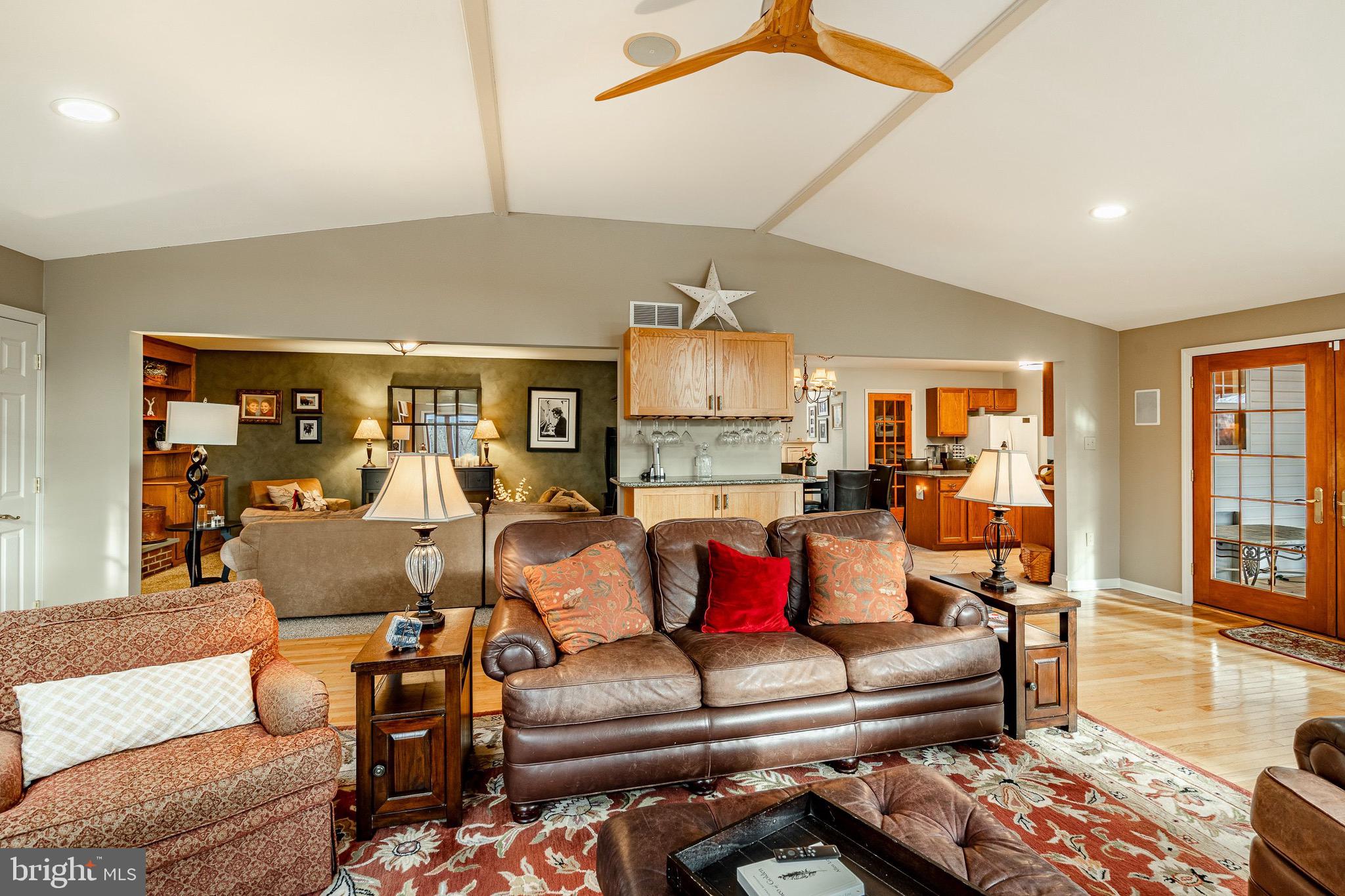 REGENCY KNOLL - Residential