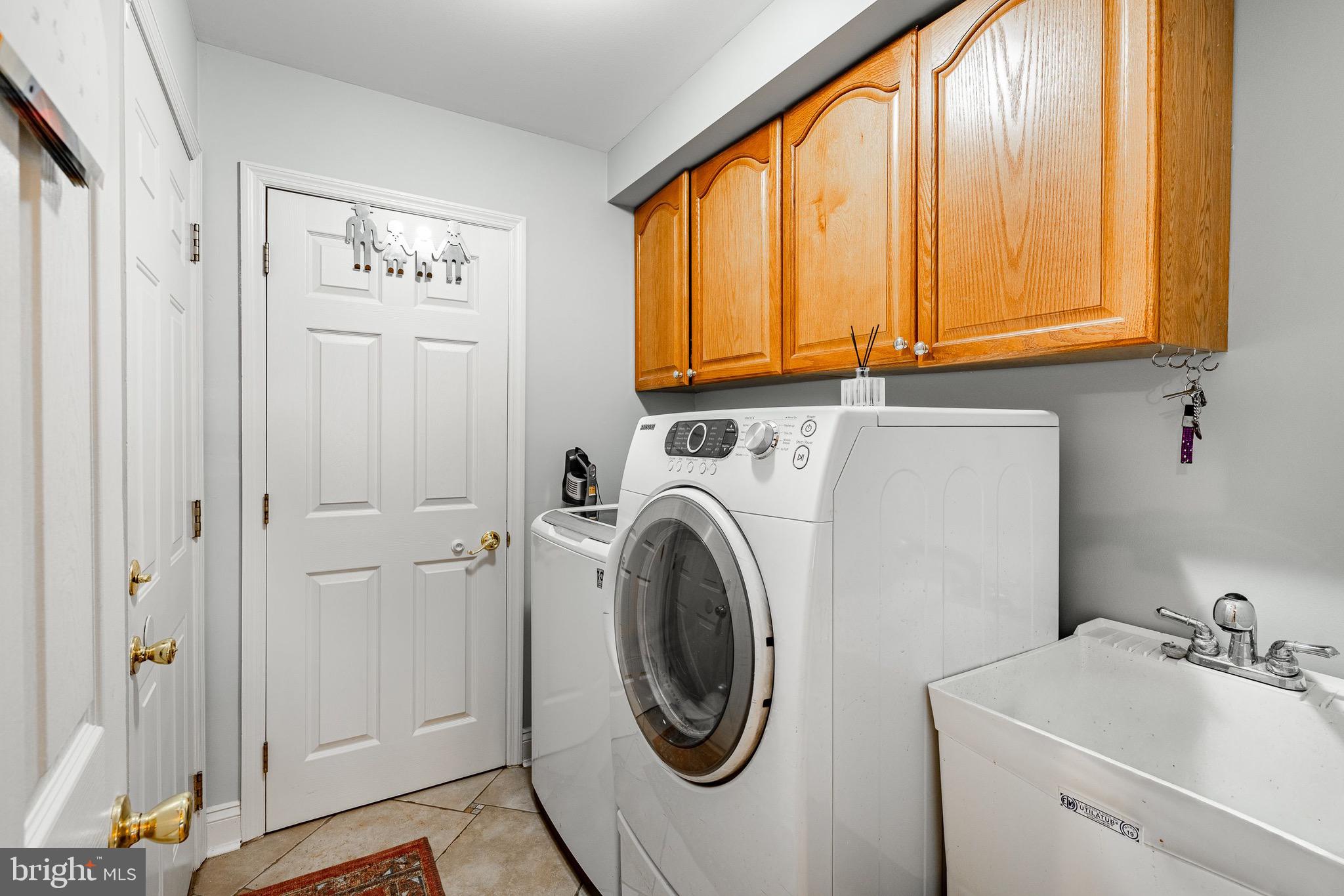 REGENCY KNOLL - Residential