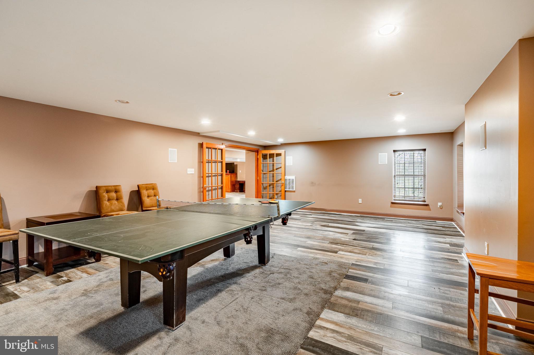 REGENCY KNOLL - Residential