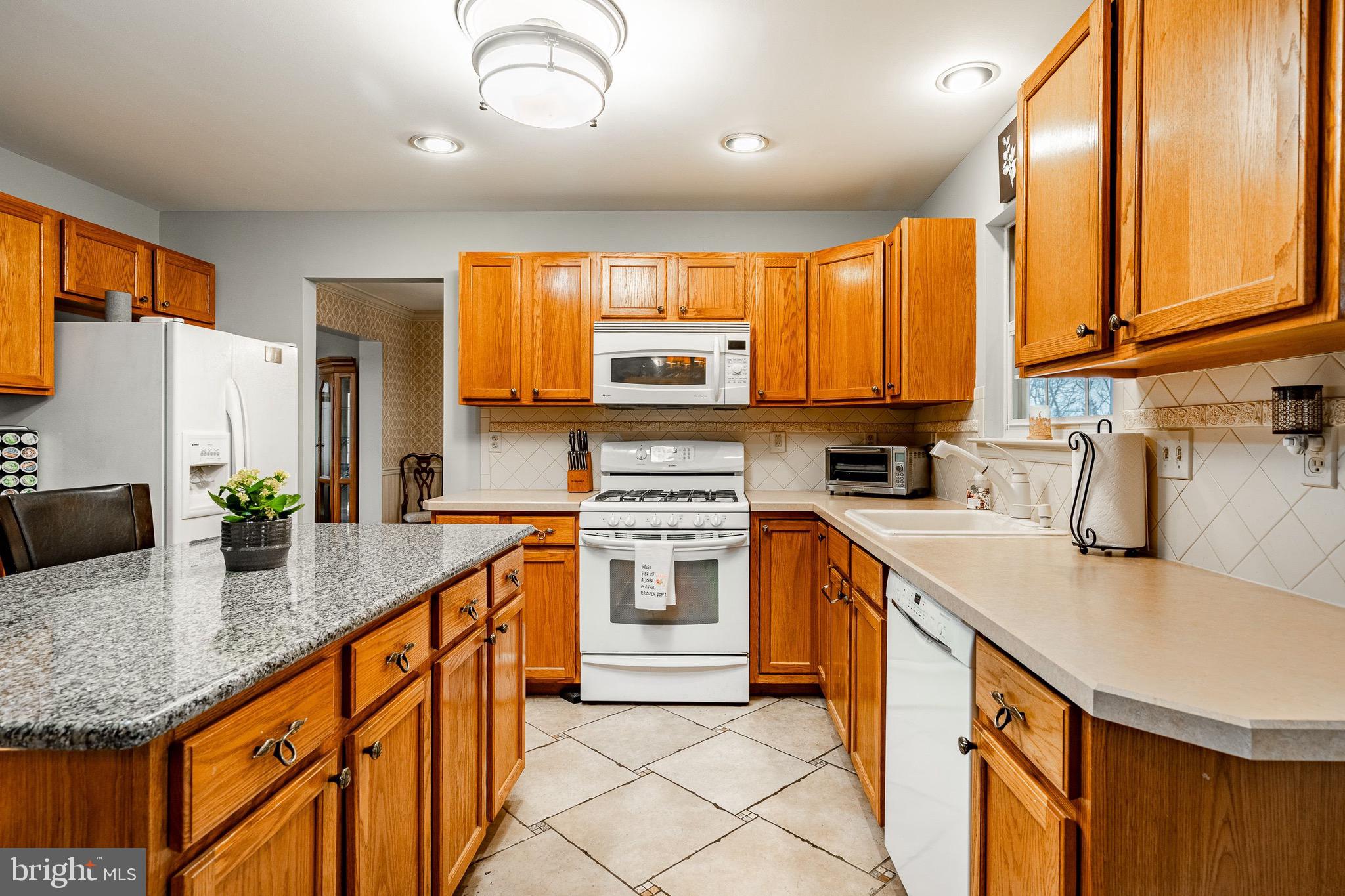 REGENCY KNOLL - Residential