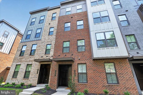 Photo of 21847 Express Ter, ASHBURN, VA 20147 (MLS # VALO2136994)