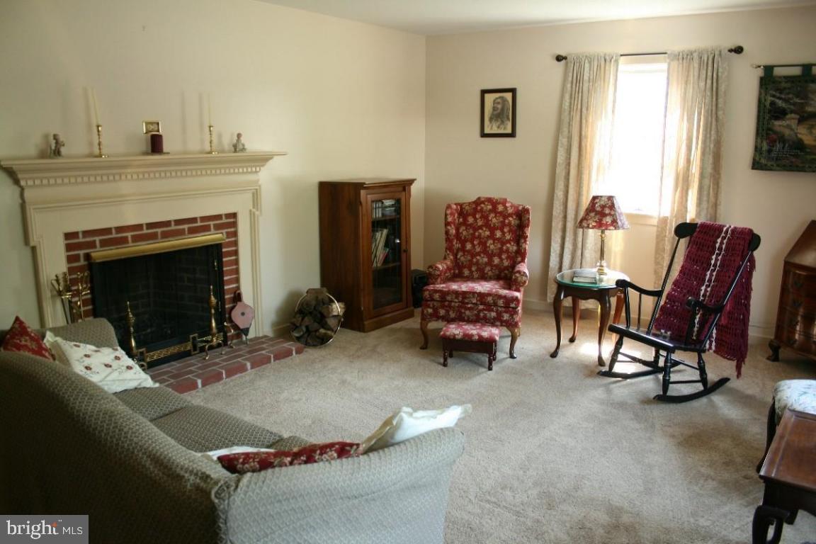 MILLERSVILLE - Residential