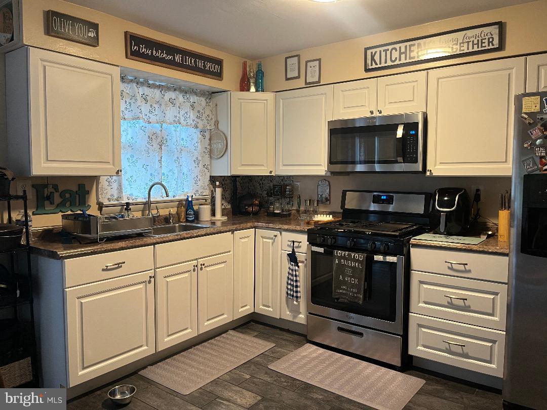 1080 W MALAGA ROAD