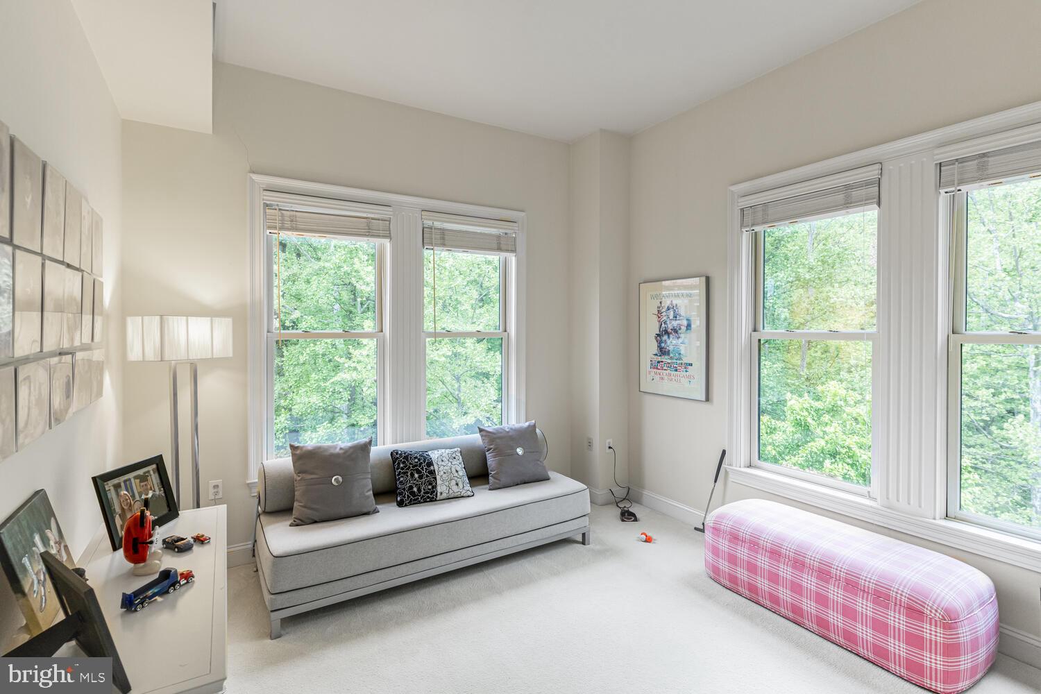 STRATHMORE PARK - Residential