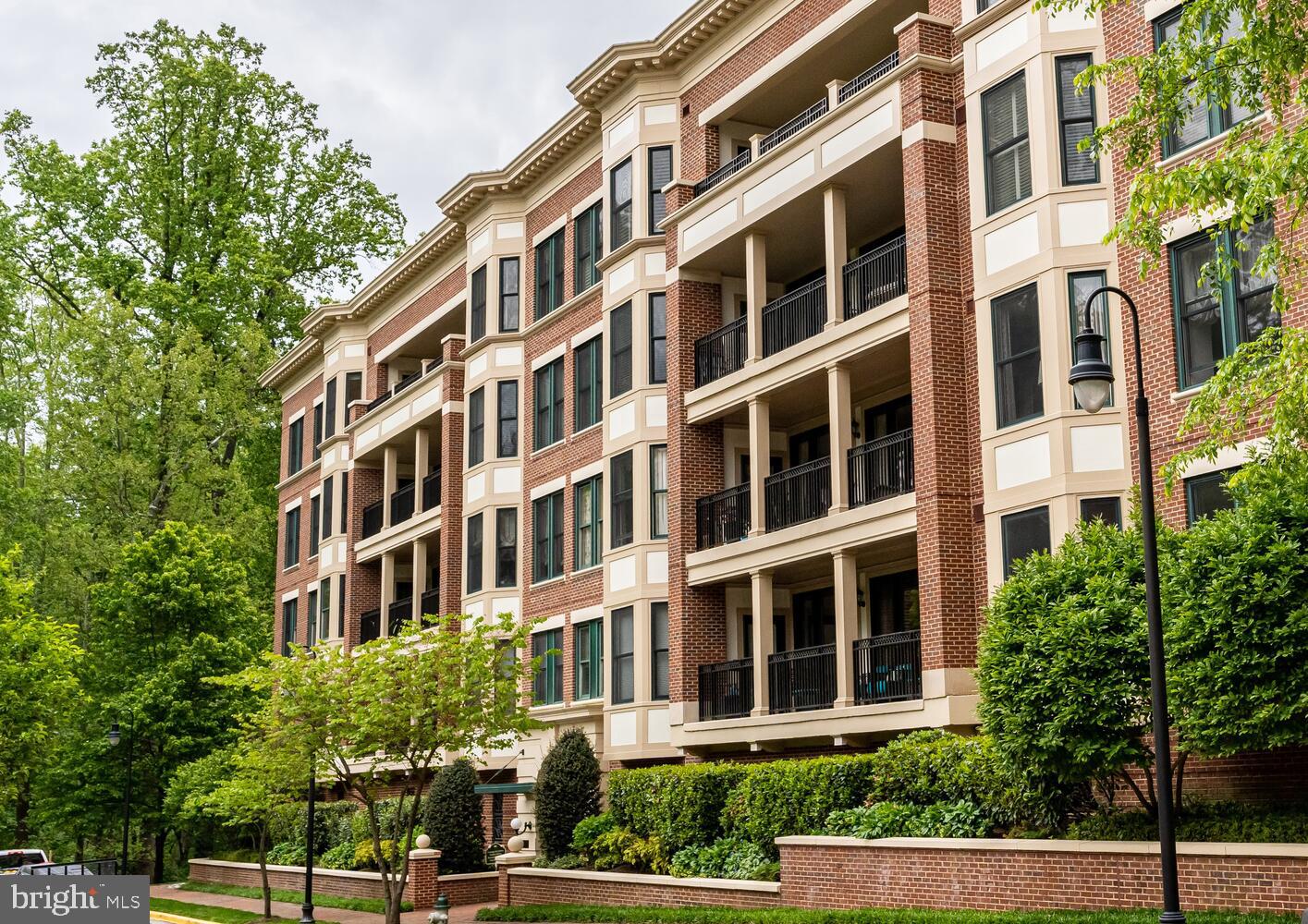 STRATHMORE PARK - Residential