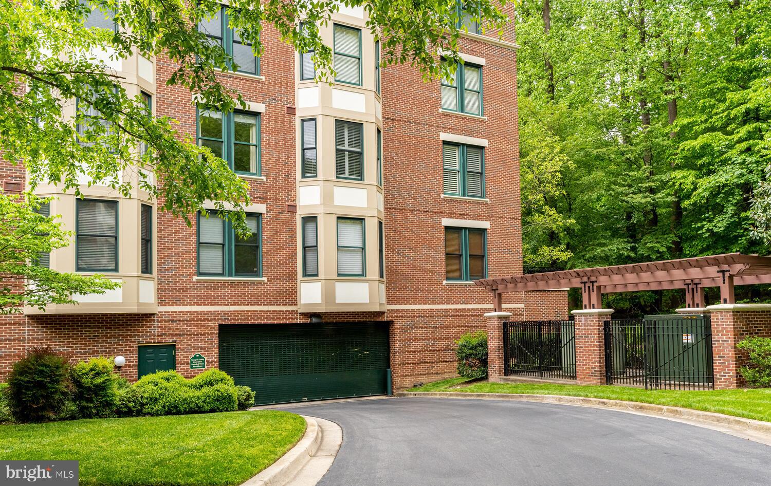 STRATHMORE PARK - Residential