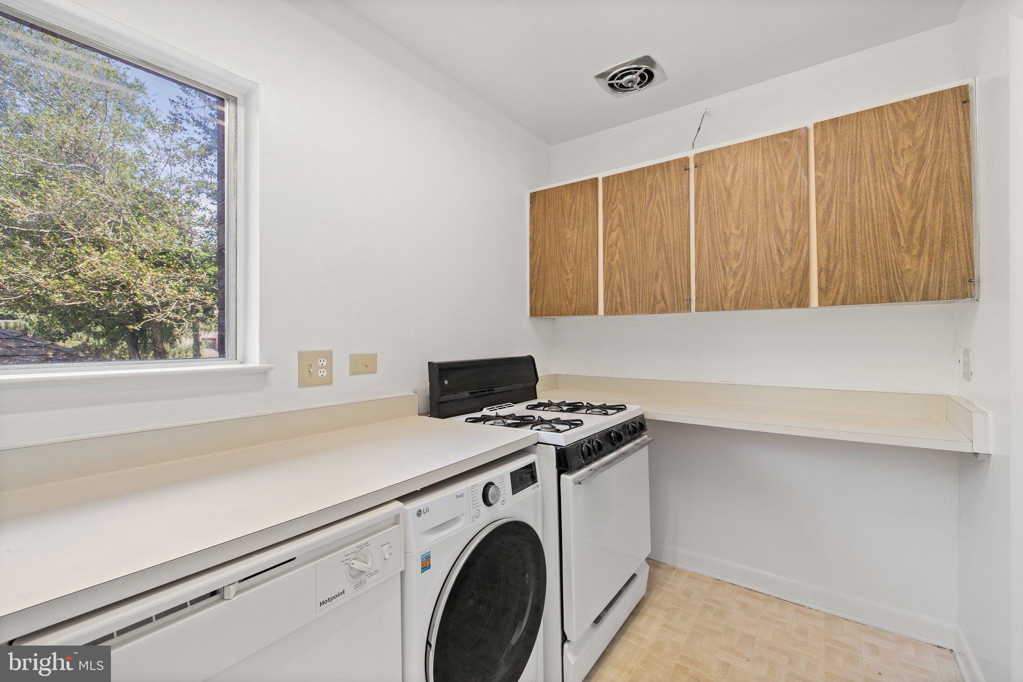 VANTAGE HILL - Residential