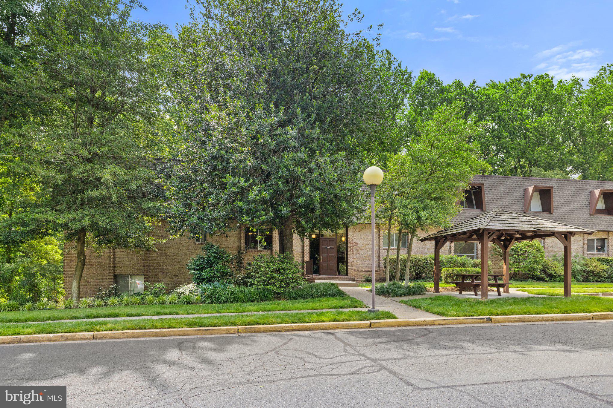 VANTAGE HILL - Residential