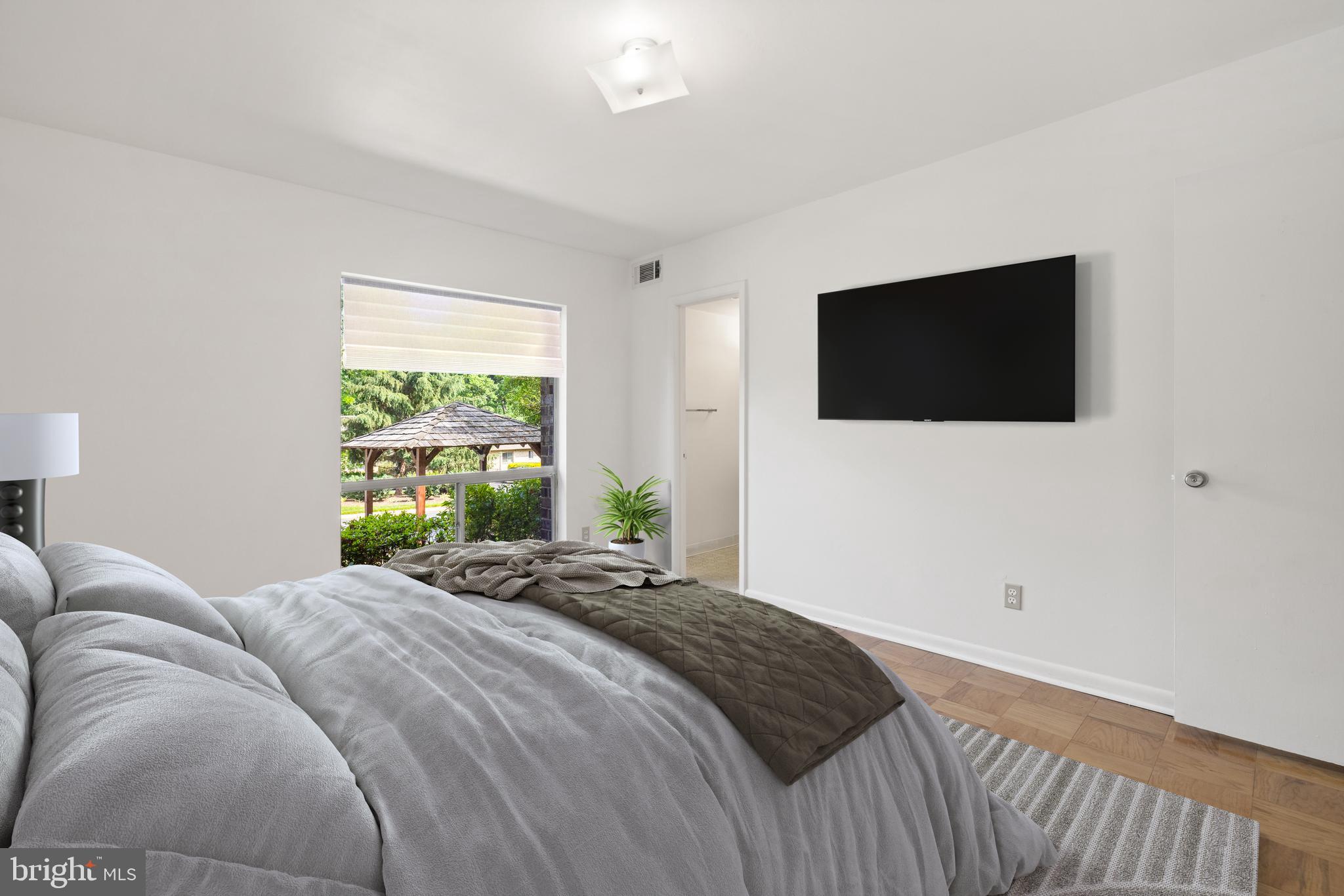 VANTAGE HILL - Residential