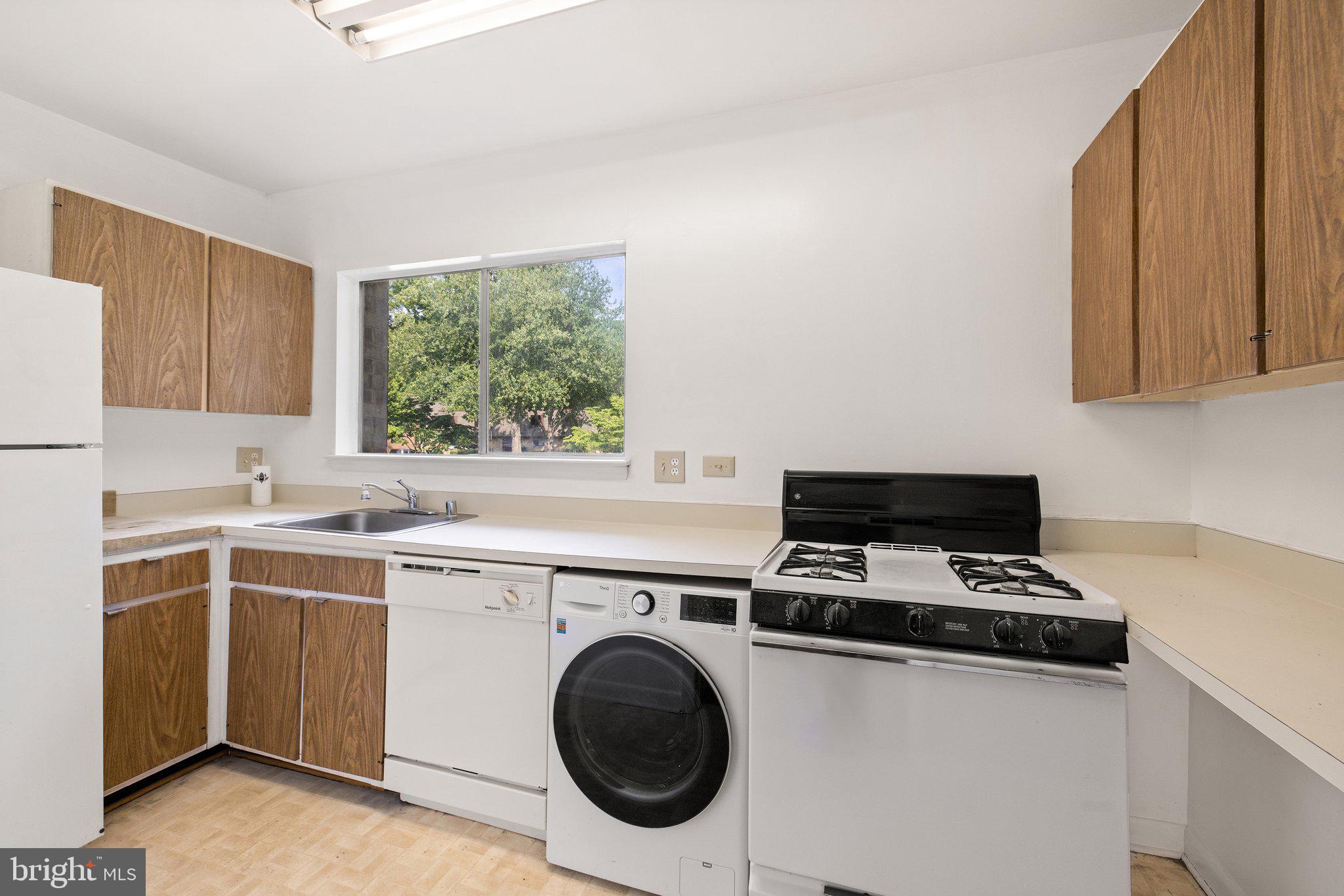 VANTAGE HILL - Residential