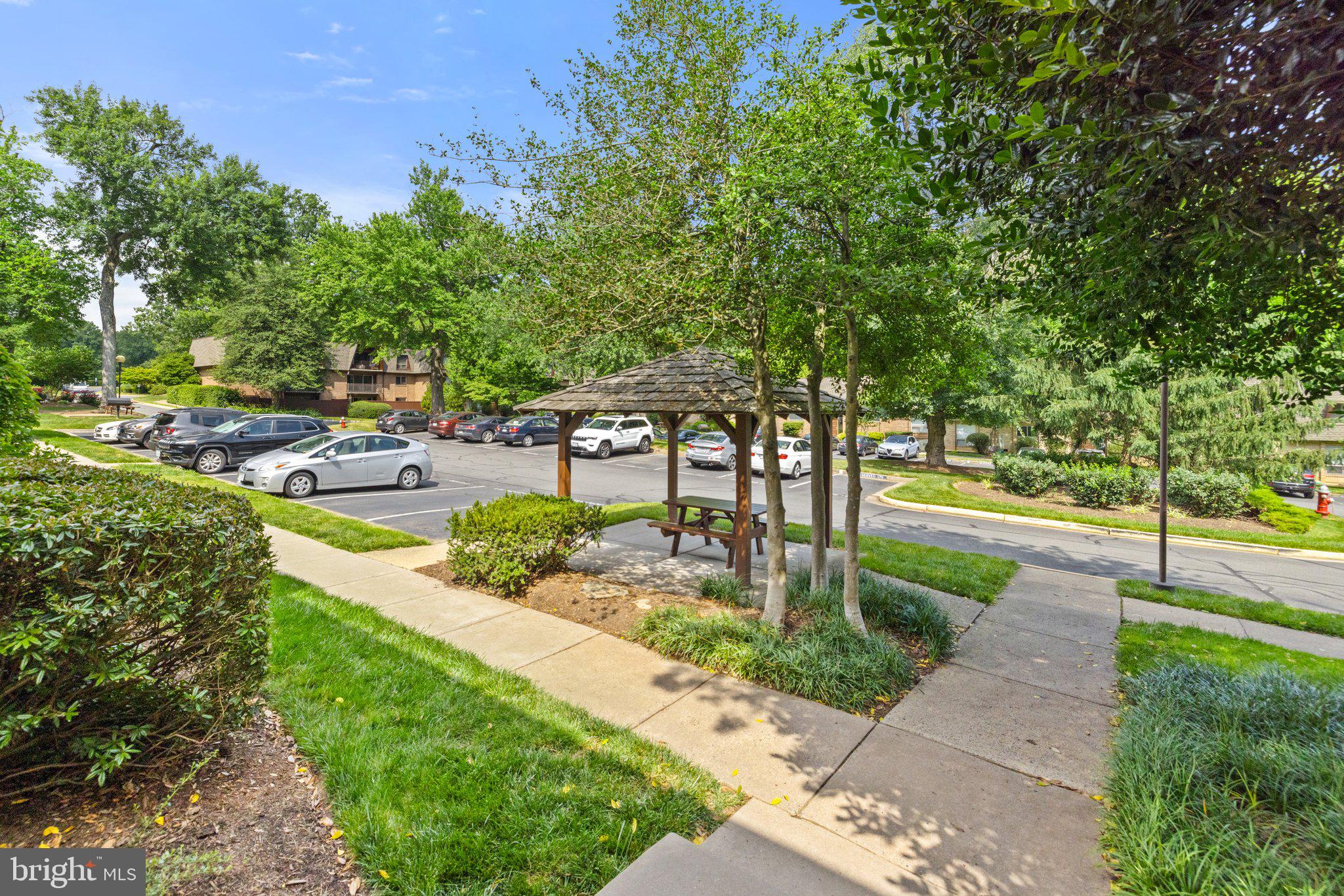 VANTAGE HILL - Residential