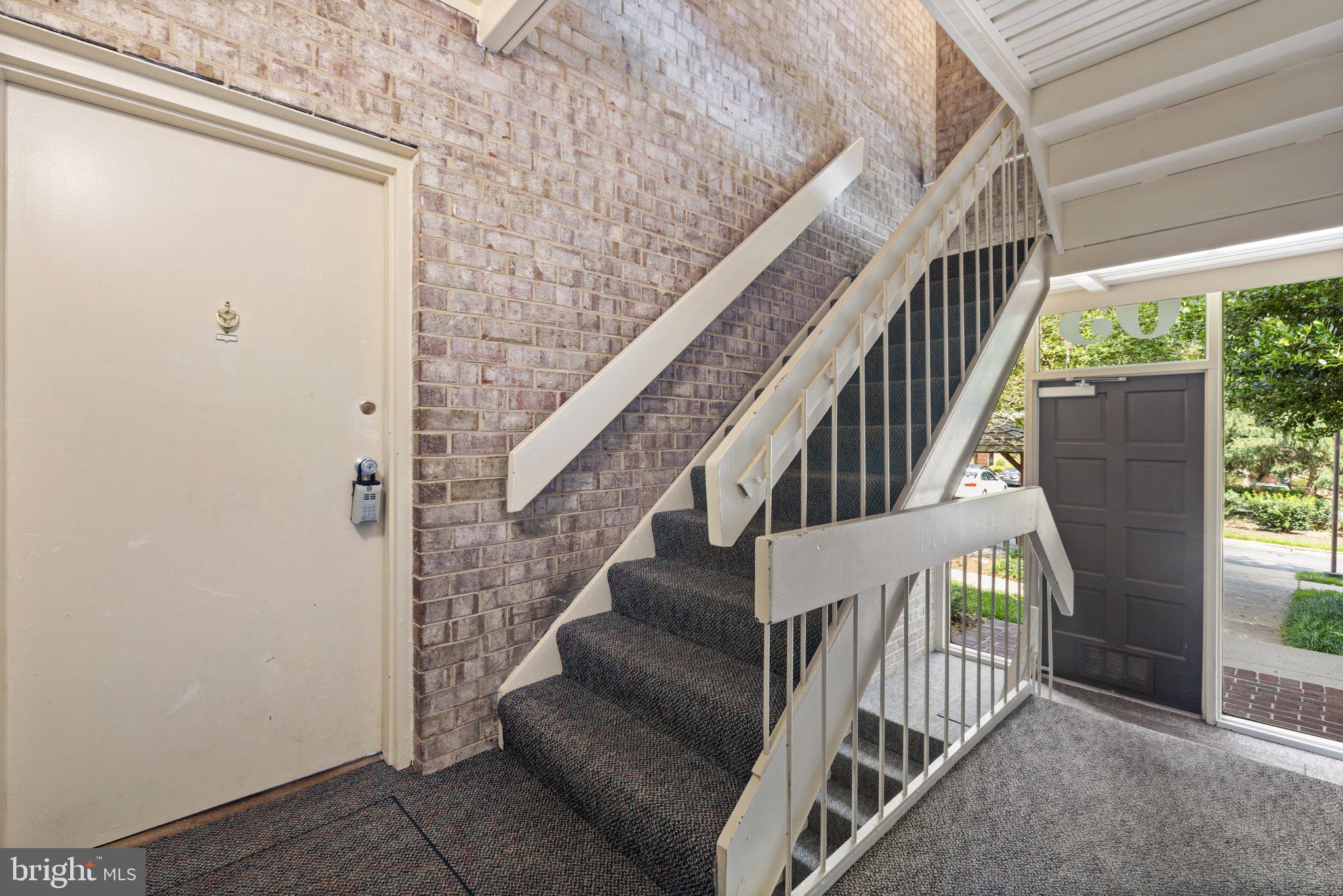 VANTAGE HILL - Residential