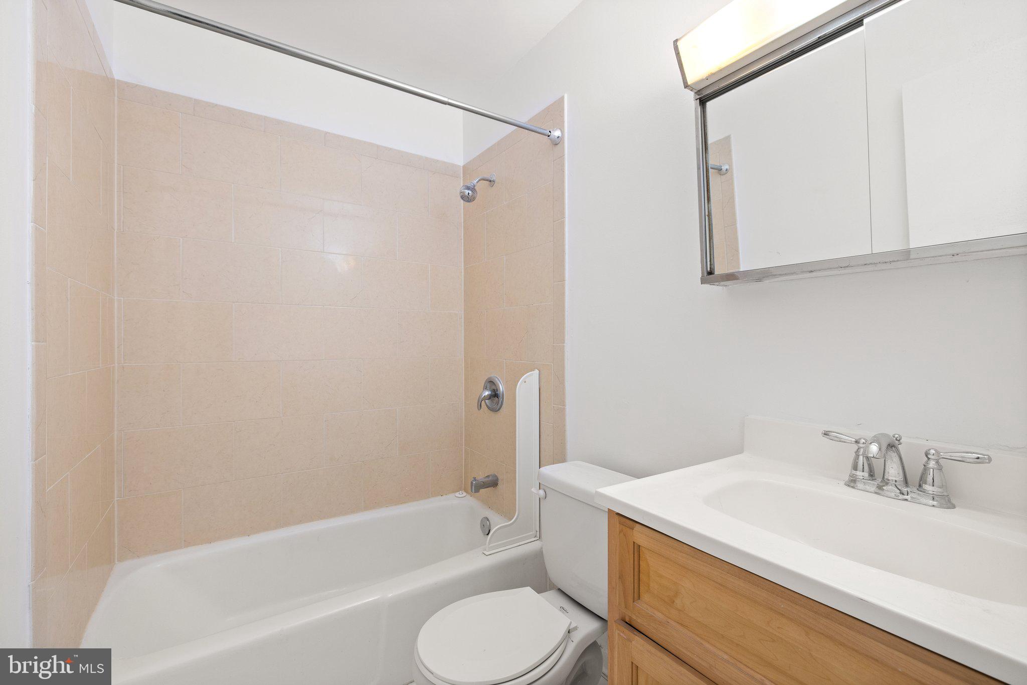 VANTAGE HILL - Residential