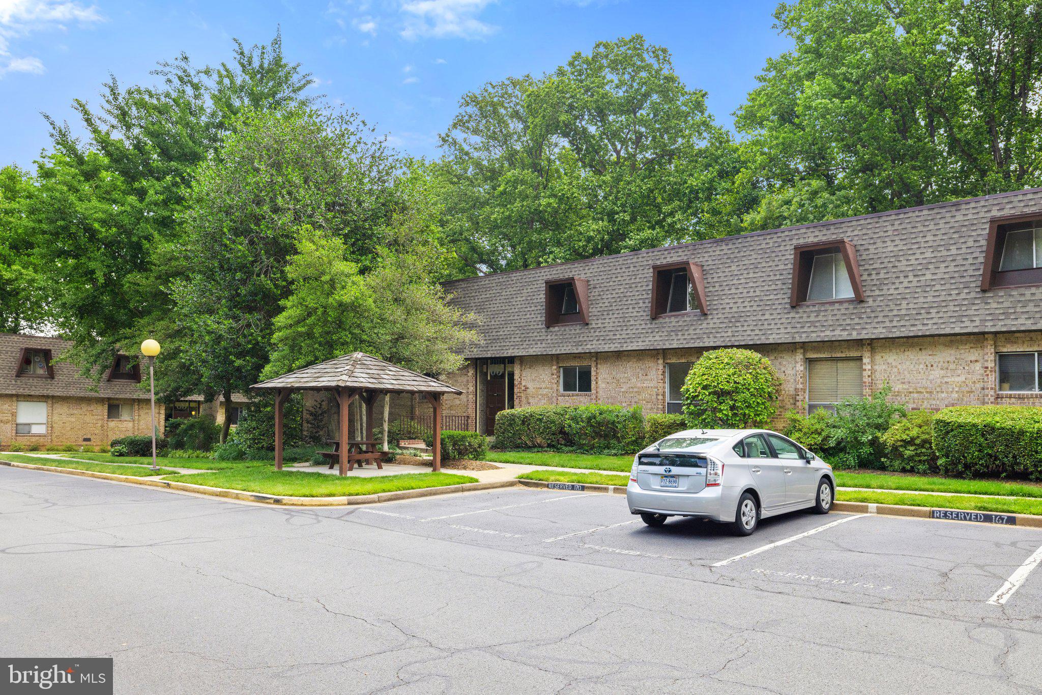 VANTAGE HILL - Residential