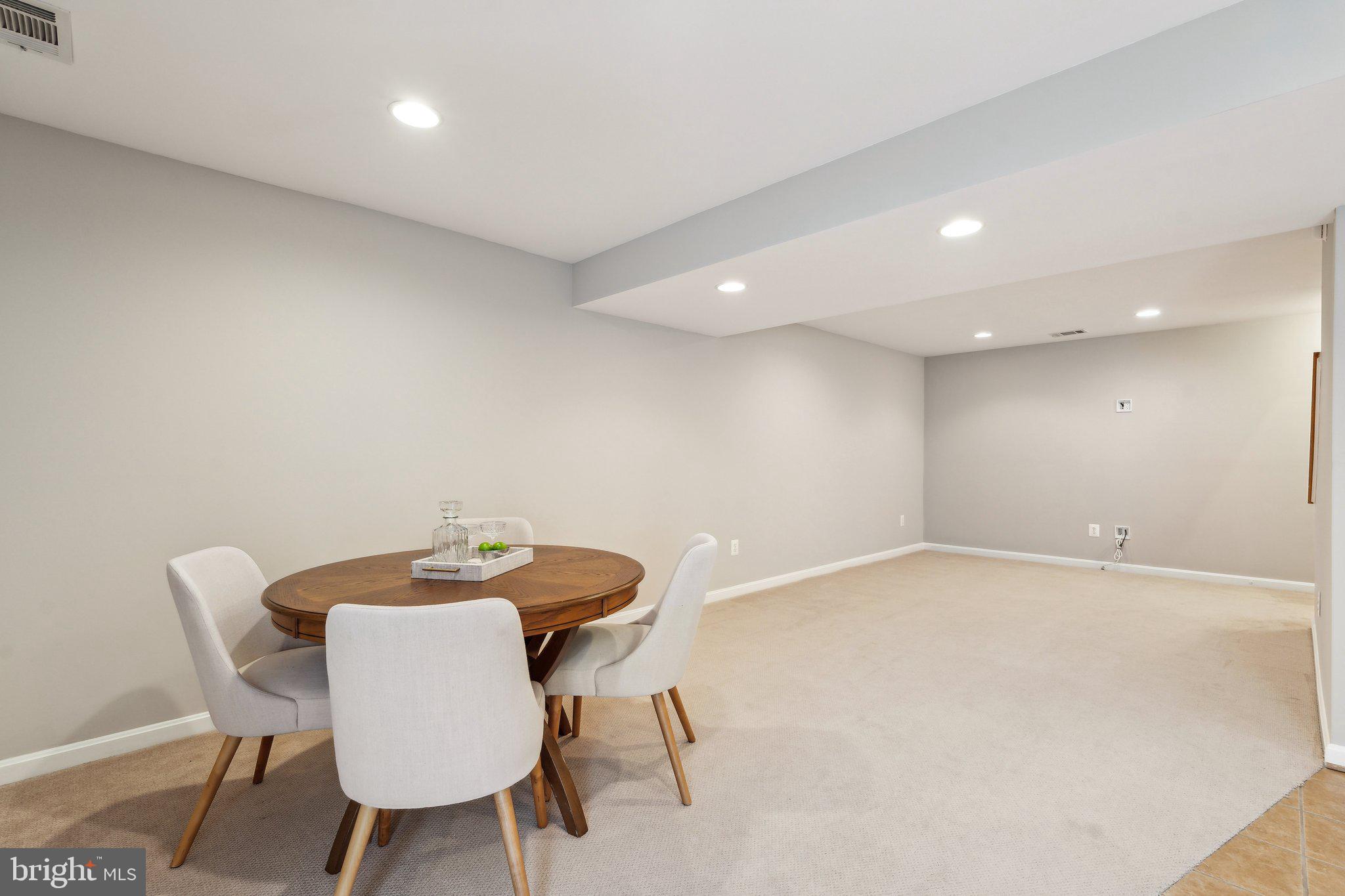 CHANTILLY GREEN - Residential