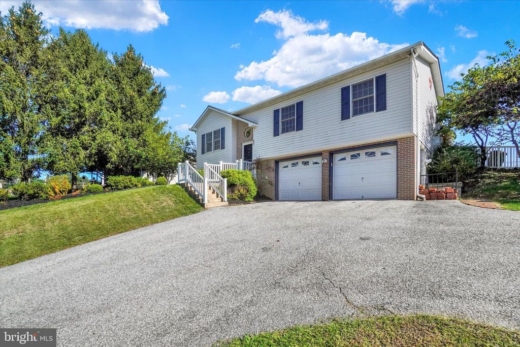 Photo of 93 Main St, YORKANA, PA 17402 (MLS # PAYK2091342)