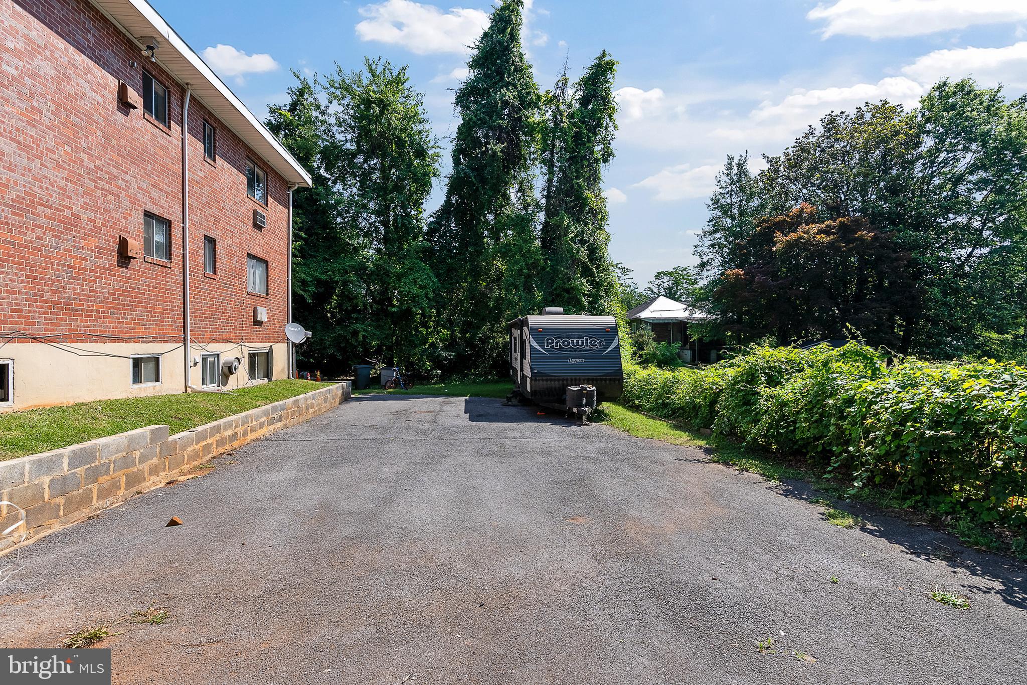 REISTERSTOWN STATION - Residential Lease