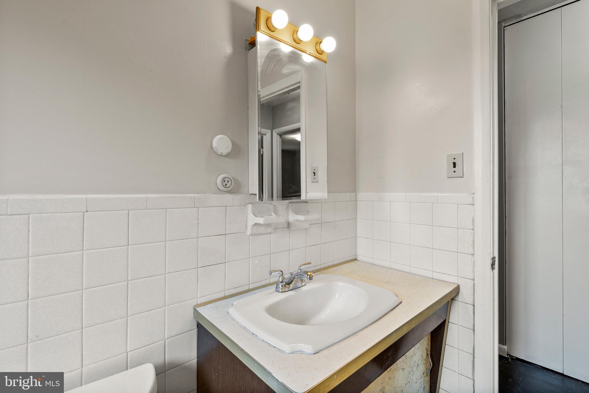 REISTERSTOWN STATION - Residential Lease