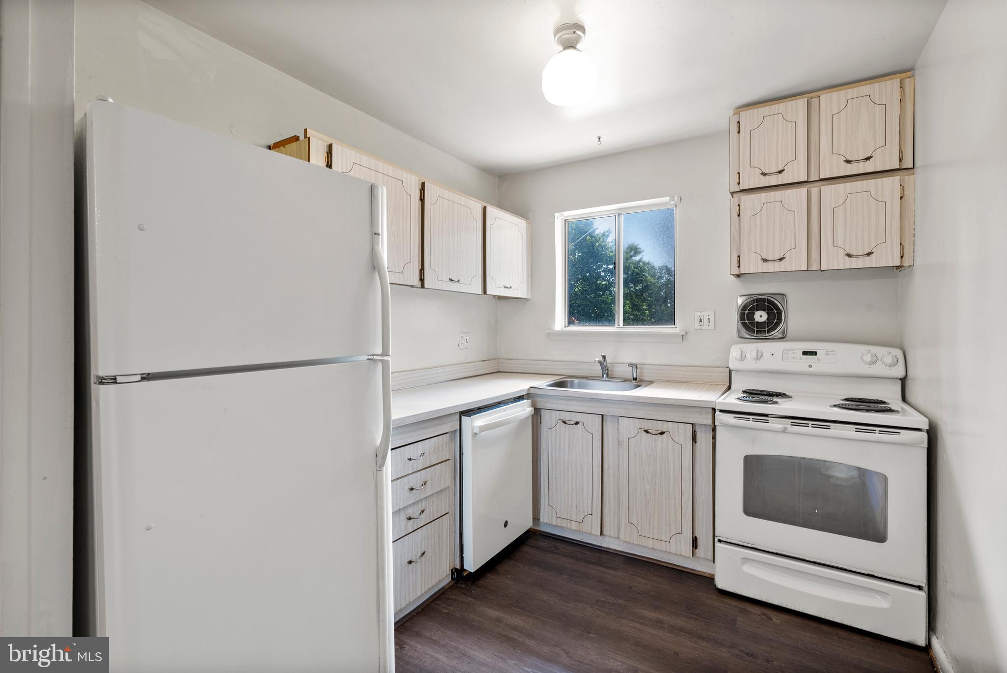 REISTERSTOWN STATION - Residential Lease