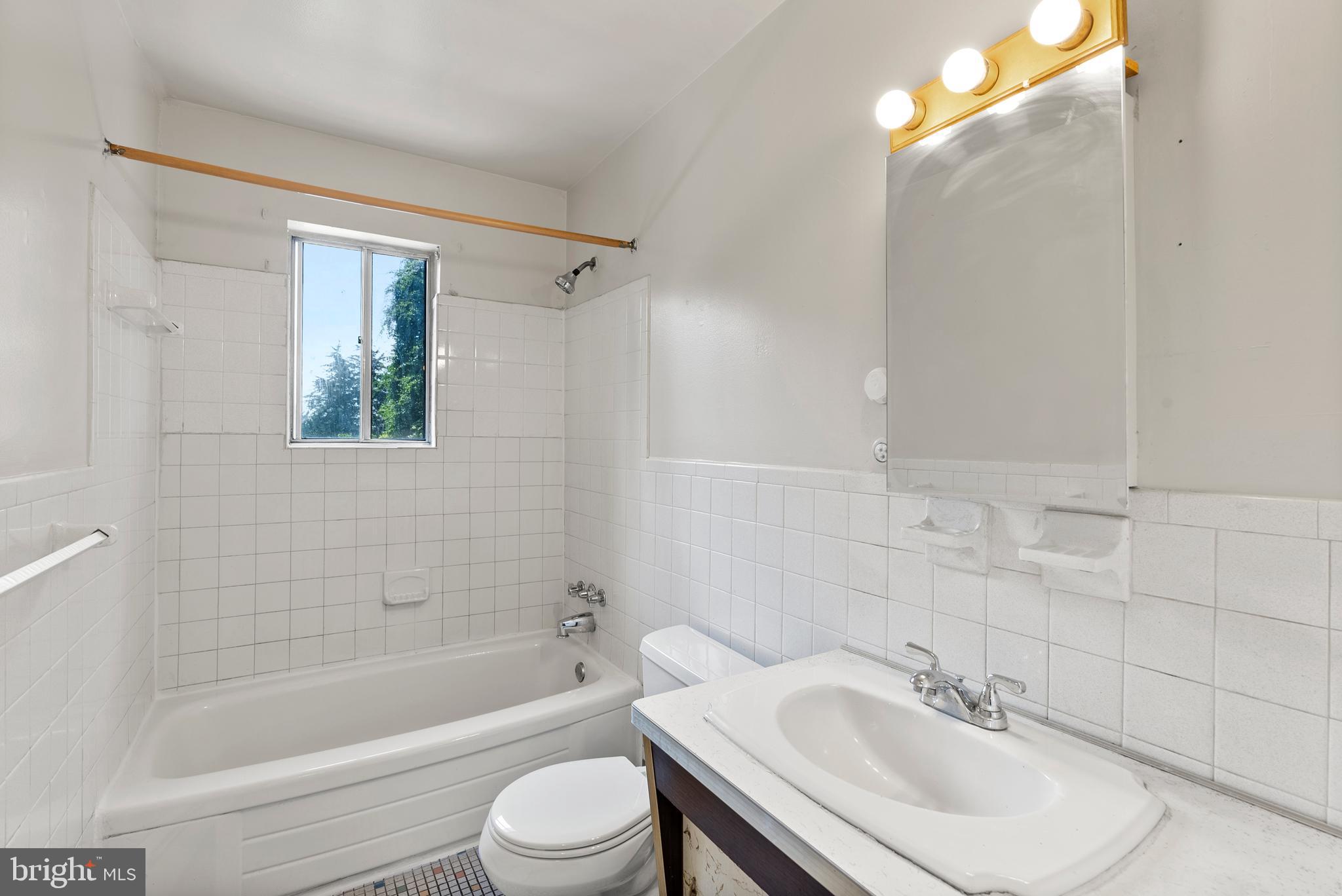 REISTERSTOWN STATION - Residential Lease